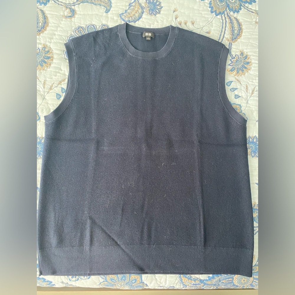 Uniqlo knitted vest, crew neck, size L, navy, NEW